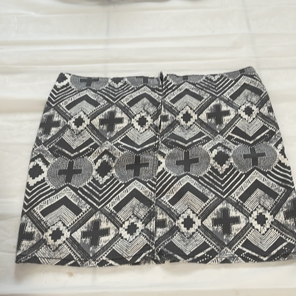H&M women’s grey and white skirt with zipper in back Size 8 - Picture 2 of 8